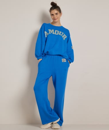 wide fit broek label