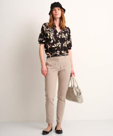 uni pantalon met riem