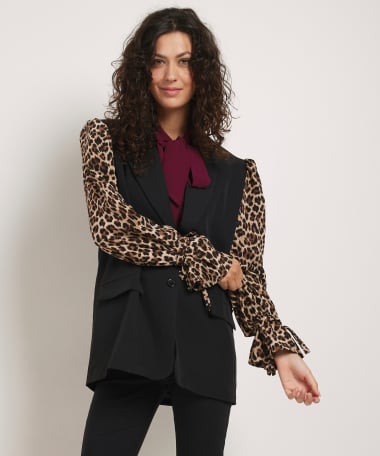 blazer met panterprint mouw