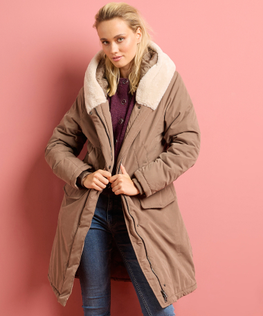 jas met faux fur capuchon