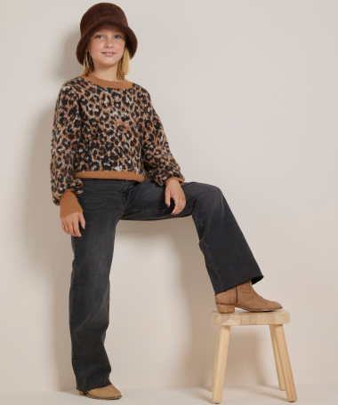 wide fit stretch jeans
