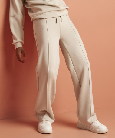 wide fit broek label