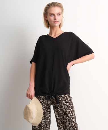 v-hals t-shirt met knoop