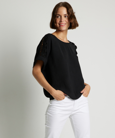 t-shirt met kant op mouw