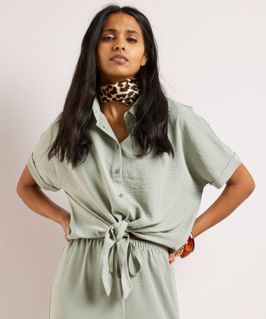 blouse met knoopdetail