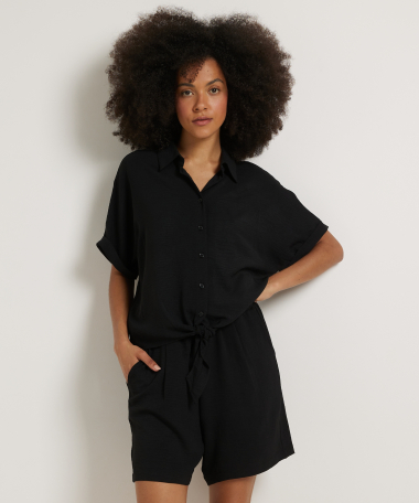 korte blouse met knoopdetail