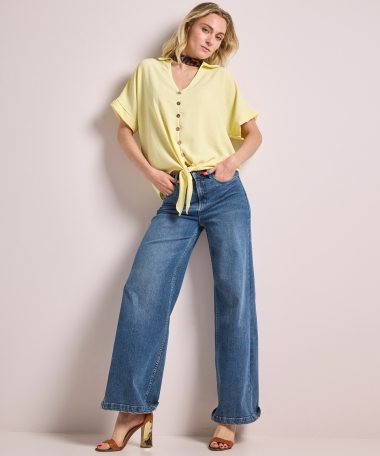korte blouse met knoopdetail