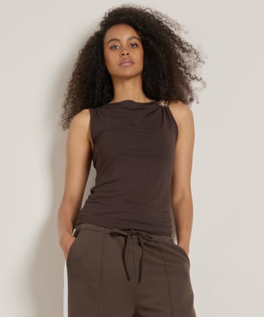 singlet met broche