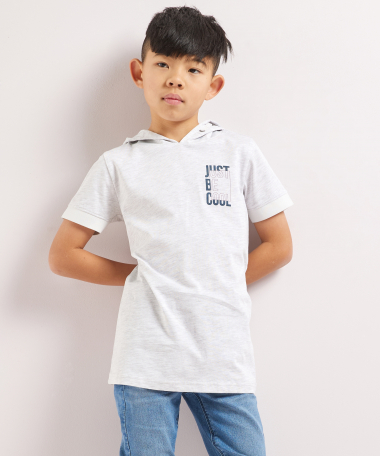 t-shirt capuchon