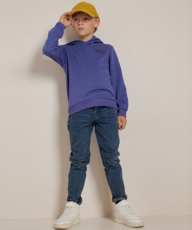 uni trui met borstopdruk