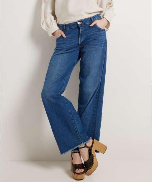 wide fit stretch jeans