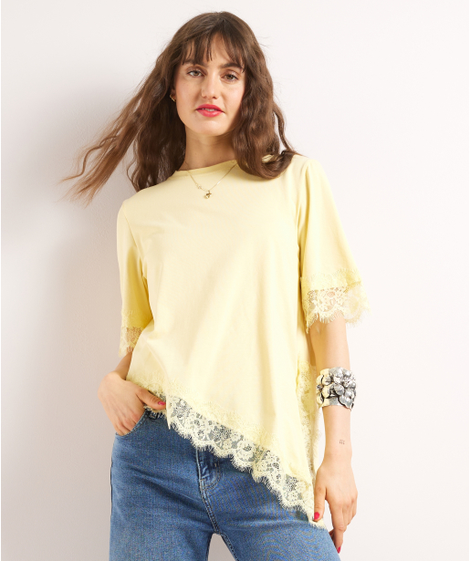 t-shirt met kant en asymmetrische rand