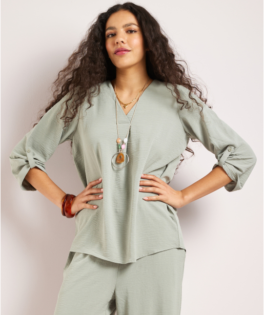 top met v-hals en ketting