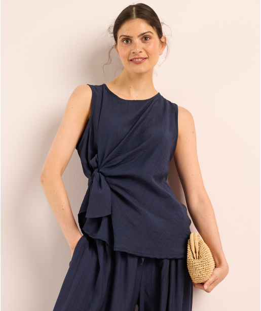 top met knoopdetail