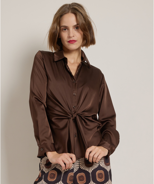 blouse met knoopdetail
