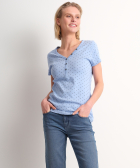 t-shirt met v-hals knopen