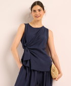 top met knoopdetail