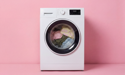 wasmachine met kleding erin wat nat is