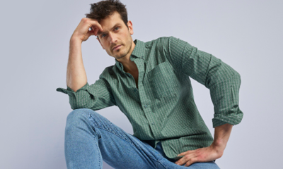 man in groen overhemd