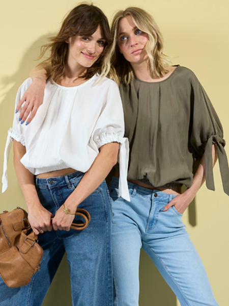 vrouwen met een lichte en donkere wassing zomerjeans
